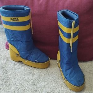 Vintage World Famous Winter boots